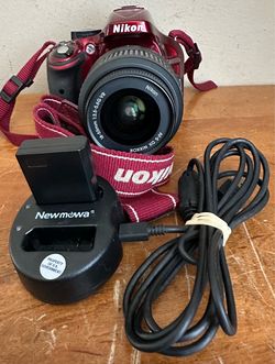 Nikon D5200 24.1MP CMOS Digital DSLR Camera w/Nikkor AF-S DX G VR 18-55mm Lens