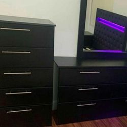 Dresser With Mirror And Chest 