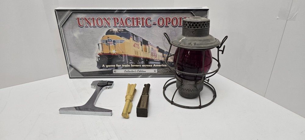 Union pacific railroad lamp