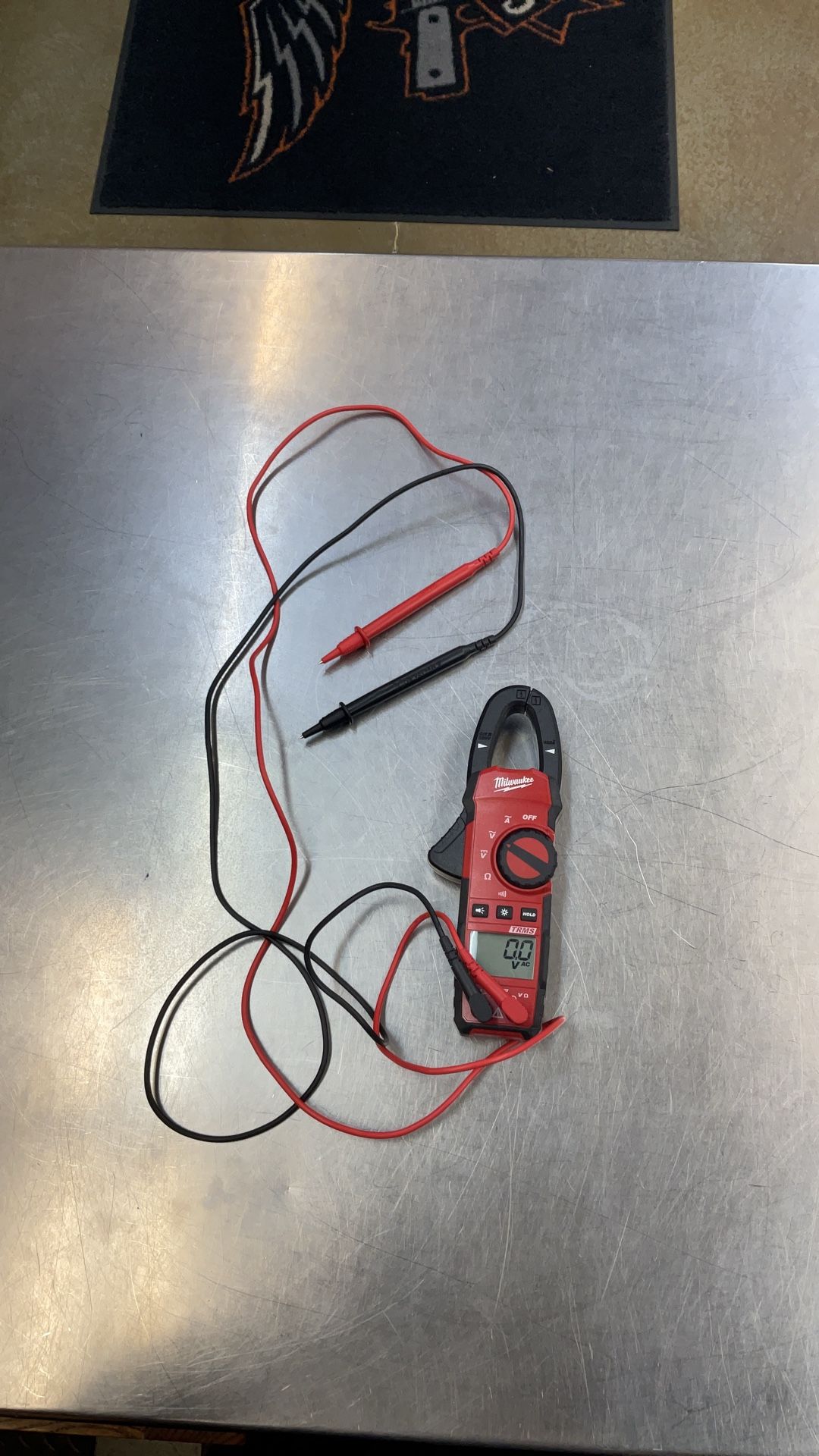 Milwaukee 400 a clamp meter