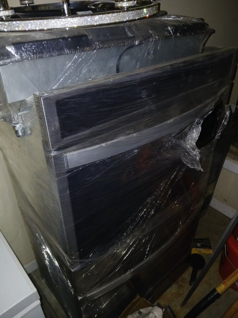 Like NEW Oven