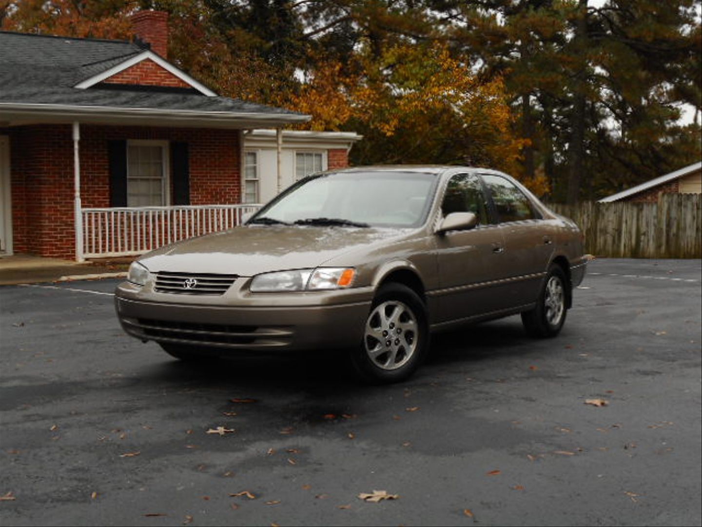 1999 Toyota Camry LE Carfax 1 owner