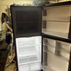 Refrigerator Magic Chef  Black 