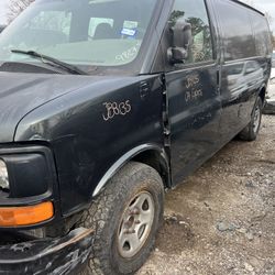 WE SELL PARTS ONLY 2004 EXPRESS VAN 4.3