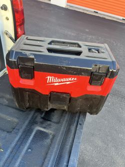 Milwuakee Vacum M18