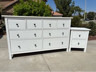 White Solid Wood 10 Drawer Modern Dresser Chest of Drawers and Nightstand Furniture Set Great Condition