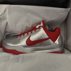 Kobe 5 Caitlin Clark Rookie Of The Year Size 8.5M