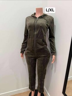 New Women's 2 Piece Set Size L/XL