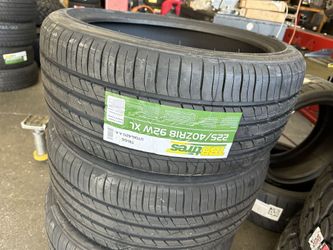 225 40 18 Brand New Ser Of Tires 