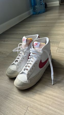 Women’s size 9 Nikes