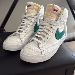 Nike Blazer Mid ’77 Vintage Sneakers
