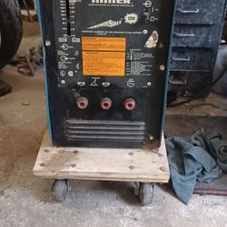 Miller Thunder Bolt 225 Volt's