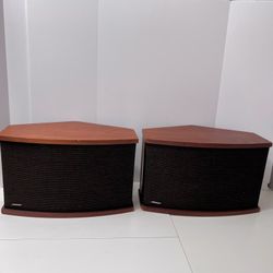 BOSE 901 Series V Direct Reflecting Speakers PAIR VINTAGE (Good condition) PICK UP IN CORNELIUS  The Bose 901 Series V Speaker System is a floor-stand