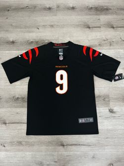 NFL Cincinnati Bengals Burrow #9 SIZE XL $40