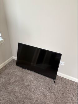 43” Hisense / Roku Tv