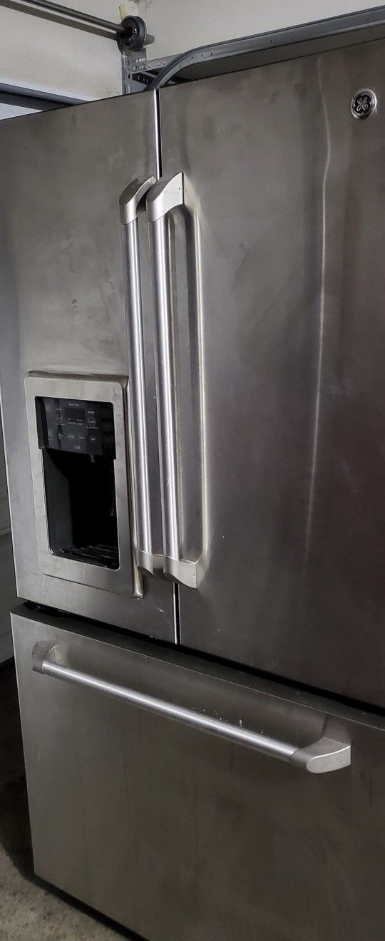 GE Refrigerator Fridge
