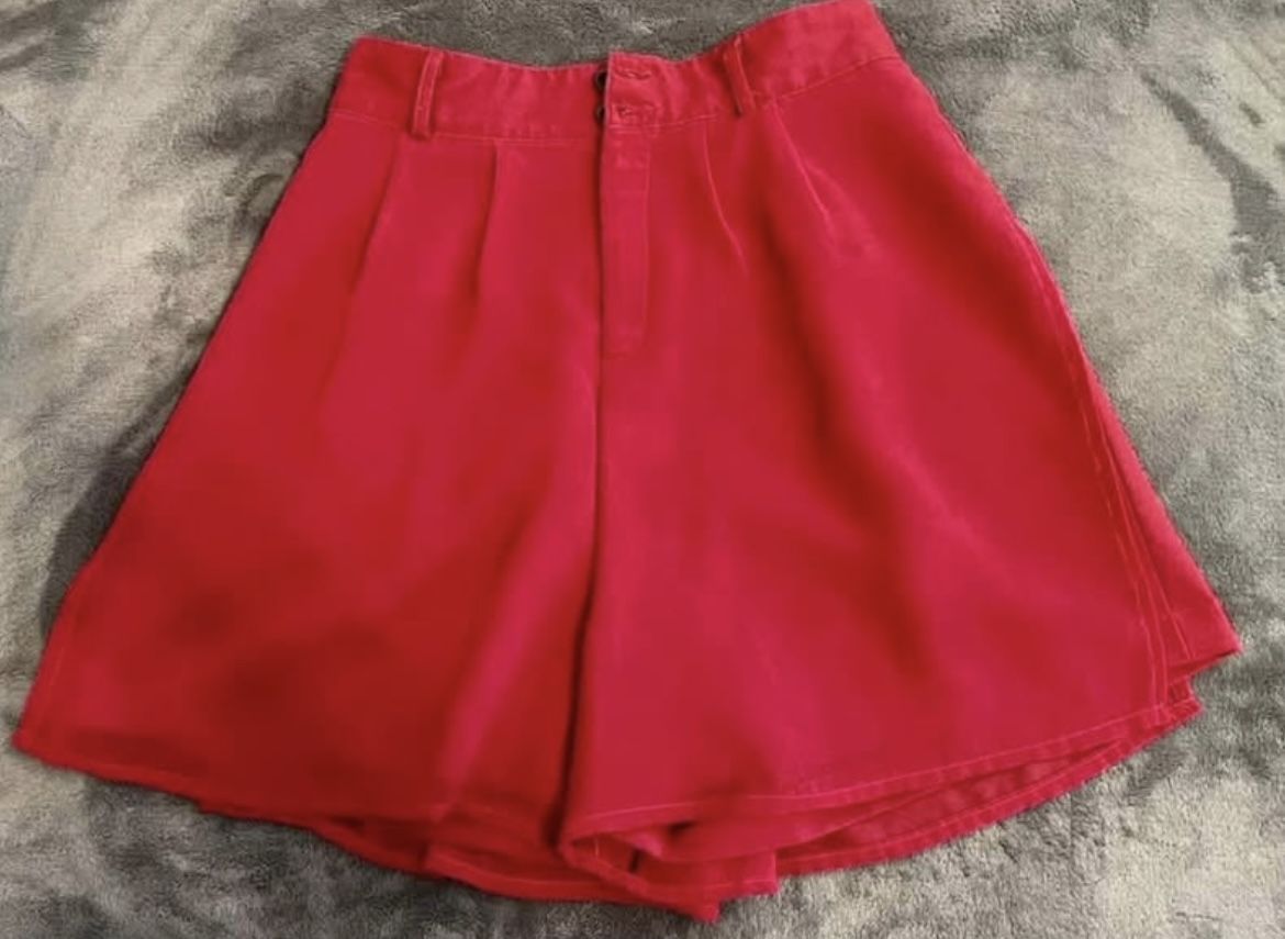 Bordeaux Short
