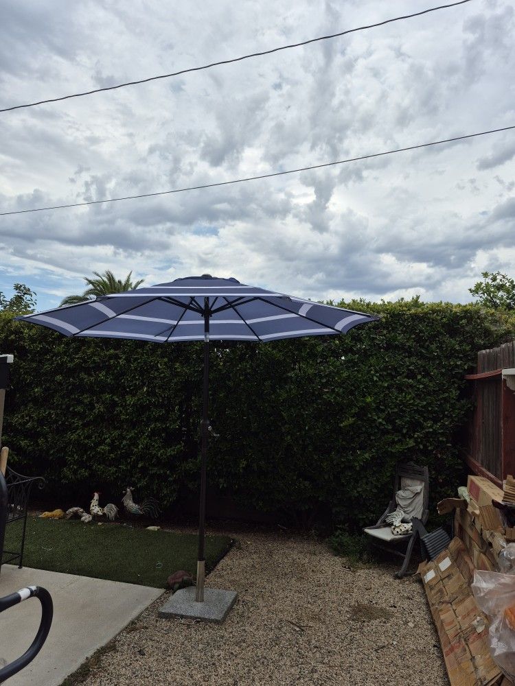 9" FT Market Umbrella Patio Color: Navy And White Base Not Included