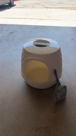 Kitty liter and scooper