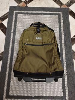 Rei wheely Beast 22 Rolling Carry On