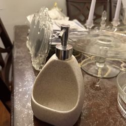 Dish soap dispenser with sponge holder