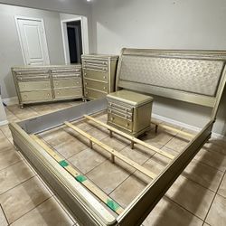 King size bedroom set/ recámara king