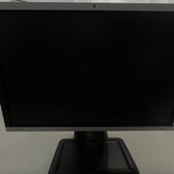 HP Compaq LA22f 22” Computer Montior