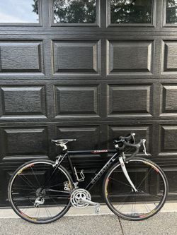 Novara Strada Road Bike