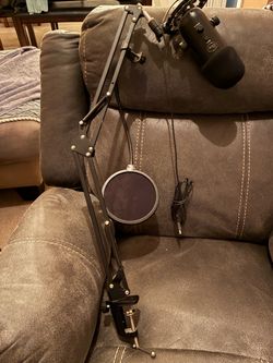 Blue Yeti USB Microphone with Boom Arm and Pop Filter