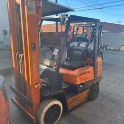 Forklifts Montacargas