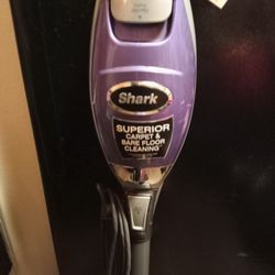 Shark - Rocket Deluxe Pro - Works  Great