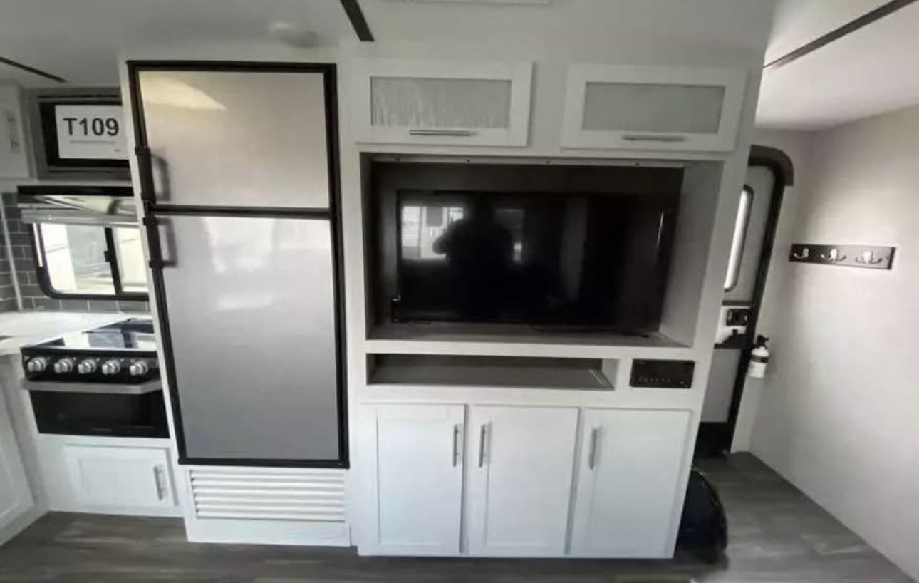 2020 Keystone Bullet Ultra Lite 331BHS w/2 Slides - Bunk House, 38β