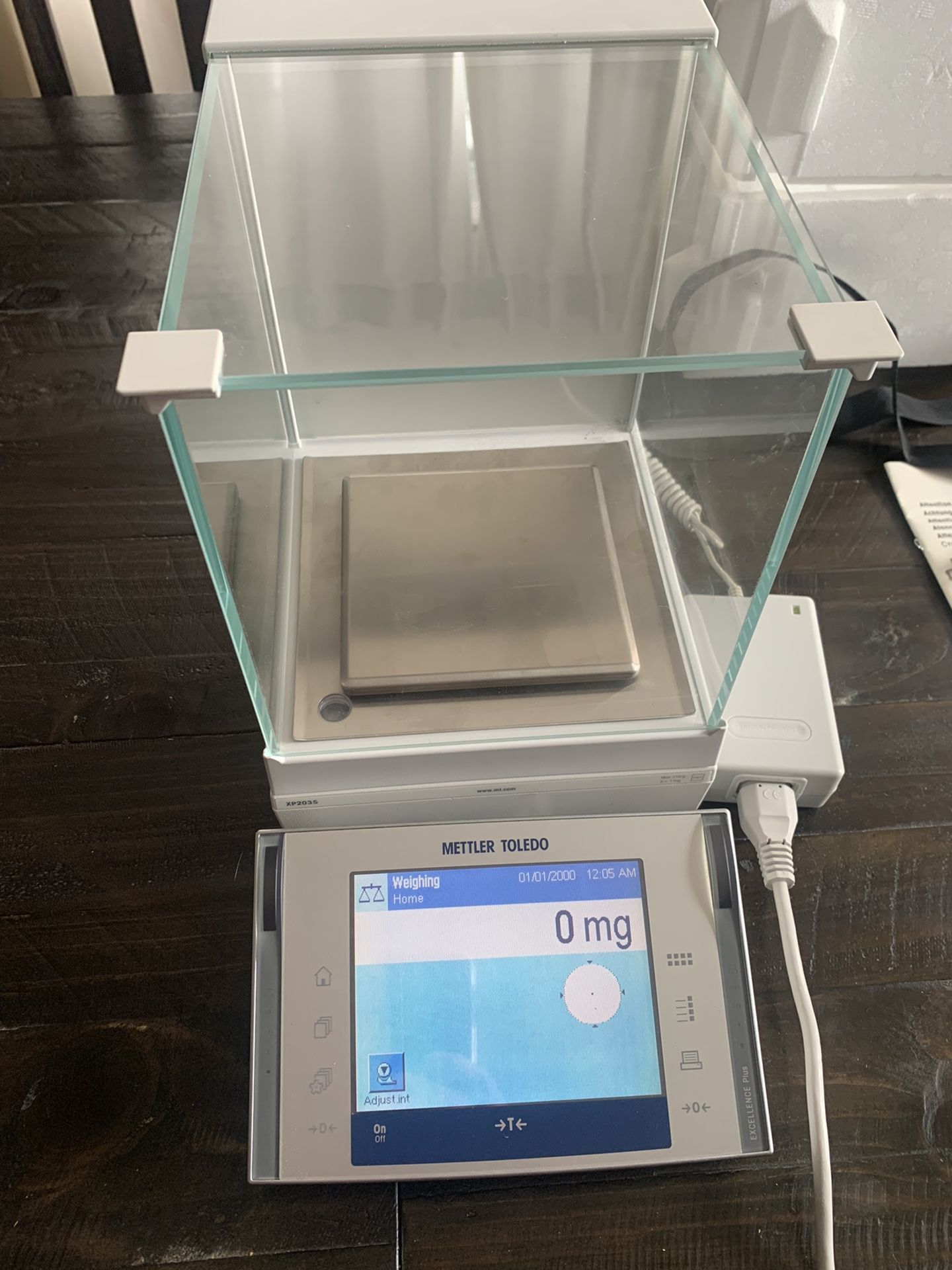Mettler Toledo Xp203s Precision Touch Screen Scale With Glass Enclosure