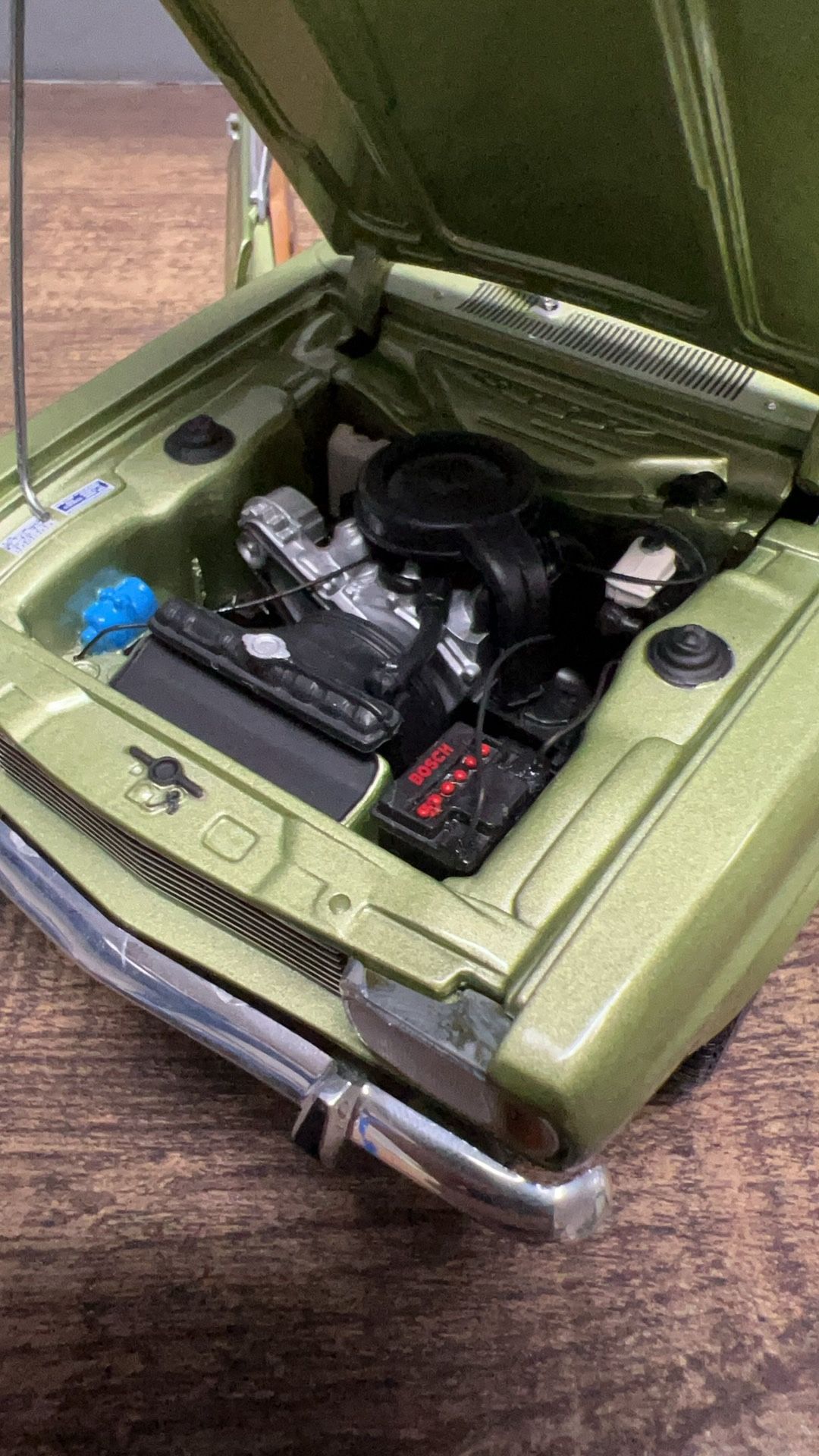 MINICHAMPS 180 08900 FORD CAPRI 1700 GT 1969 LIGHT GREEN