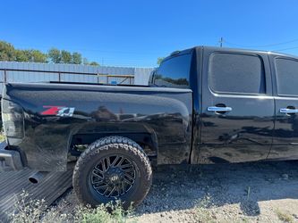 Pickup bed for sale 2010 CHEVY SILVERADO 1500 CREW CAB SHORT BED VENDO CAJA