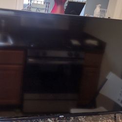 **MOVE OUT SPECIAL** $100 Roku Smart TV 50" 