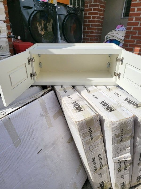 Cajones Cabinets