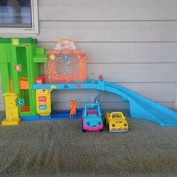 Fisher-Price Little People Toddler Toy Light-Up Learning Garage Playset 