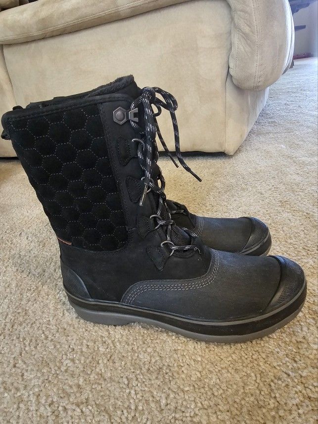Women's Clark's Quilted duck Boots Size 9
