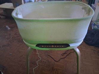 Graco SmartSense Soothing Bassinet