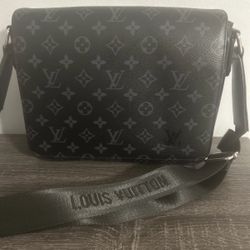 Lv Messager Bag