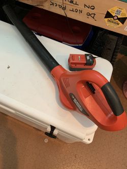Black & Decker 18 V Volt Cordless Broom Blower Sweeper Ns118 With Charger