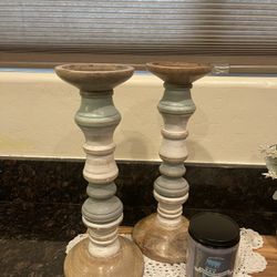 2 candle pillars with gift 
