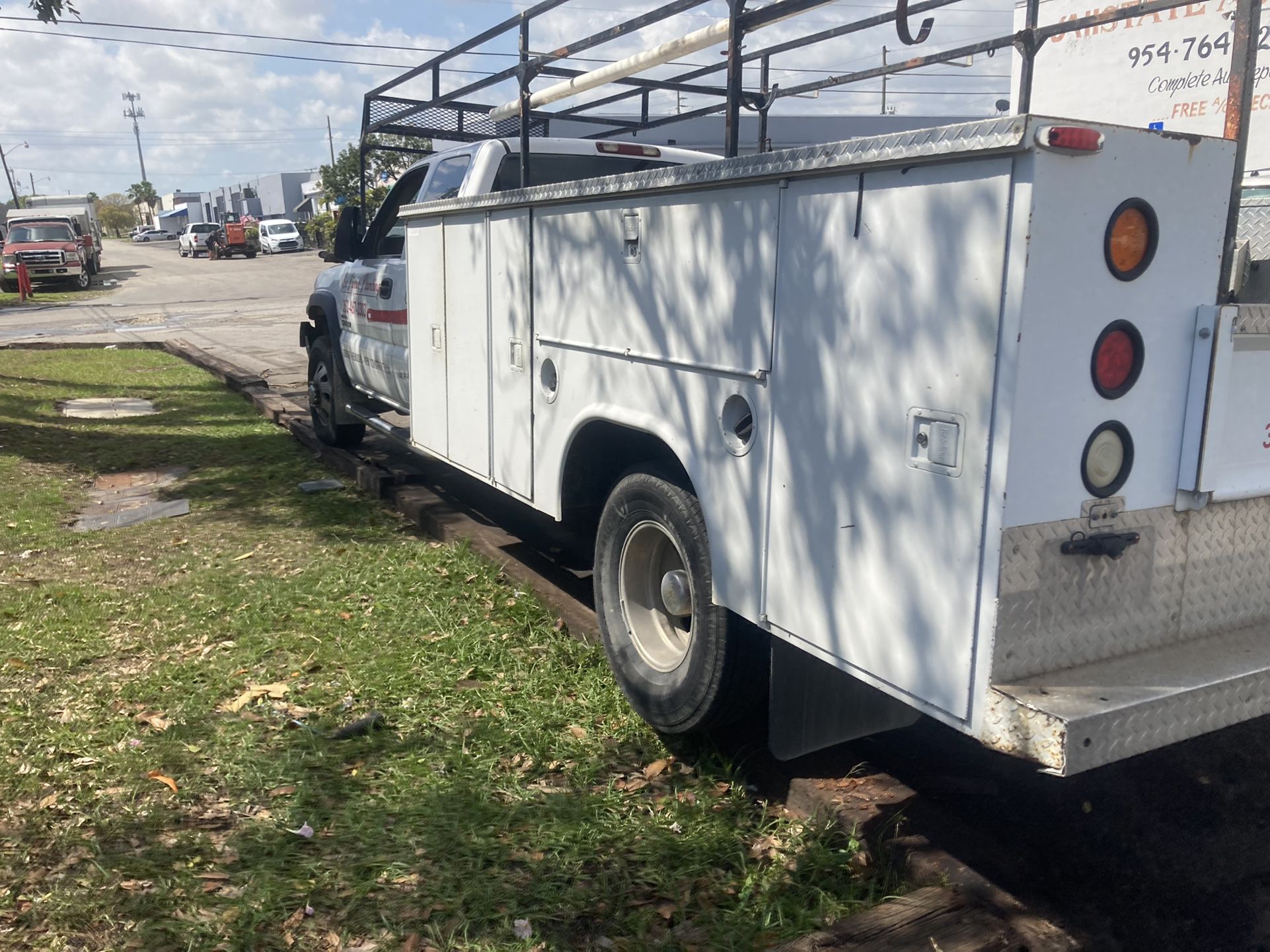 Parting Out 3500 Duramax Allison Extended Cab And Chassis Reading Service Body Silverado Sierra 6.6 Diesel