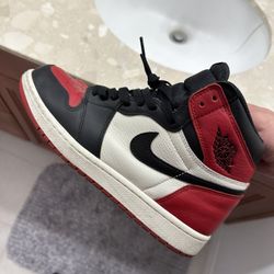 Jordan 1 Bred Toe Size8.5M