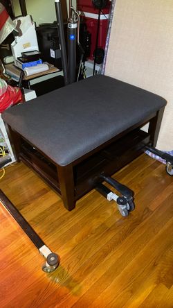 Jordan’s Furniture Ottoman 