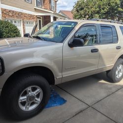 2004 Ford Explorer
