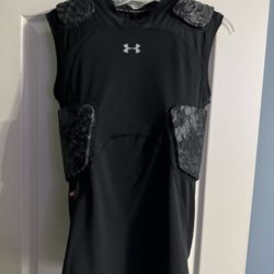 Men’s NWOT Padded Football Shirt, Medium 