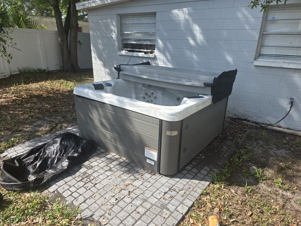 Clarity Balance 6 Hot Tub