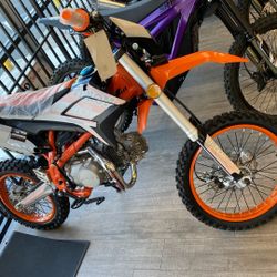 Venom Thunder 125cc Dirt Bike 